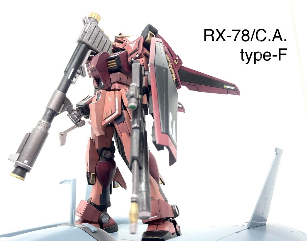 フライトユニット装着時の前景。股間のパーツもゼータのような長いものに換装します。