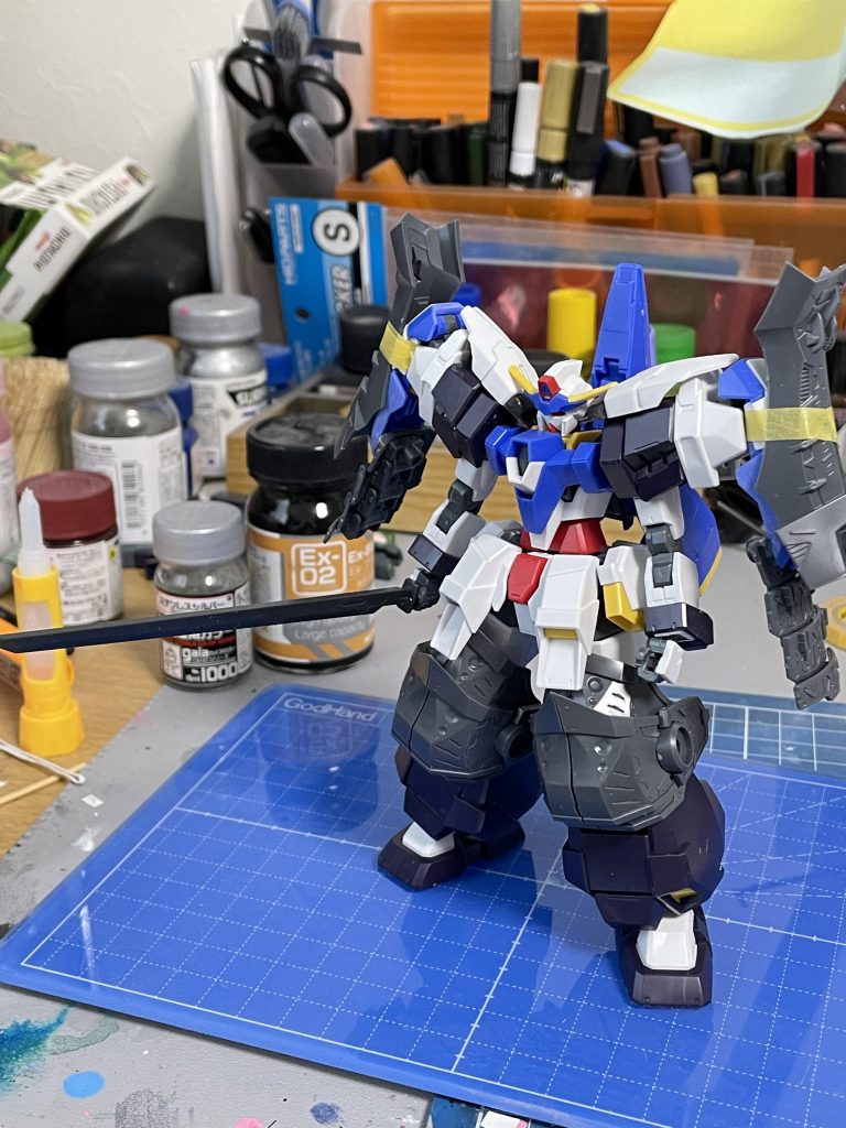 制作過程の写真がほぼなかったのですが仮組。フォートレスの特徴的なシグマシスキャノンを取り払ったことで標準的な重MS感が出ましたのでこの初期アイディアのまま進めています。