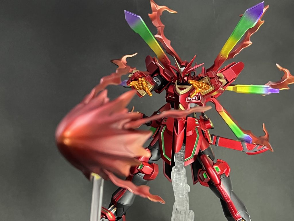 カミキバーニング付属のエフェクトも炎エフェクトと同じ要領で塗りました。脚部に取り付けるエフェクトを用いて石破天驚拳っぽいポージングもできます。