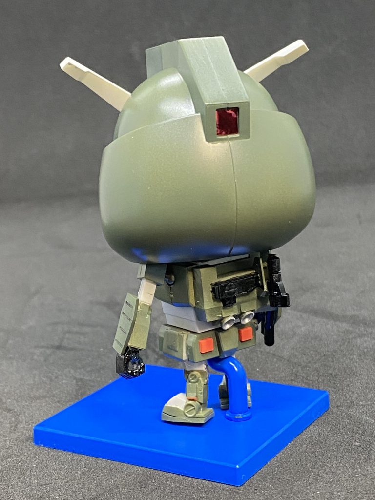 キャノンは頭が邪魔で、発射できませんなあ。