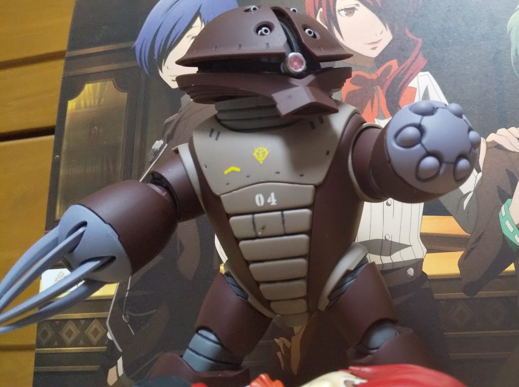 :腕部ミサイルだ。処刑する！