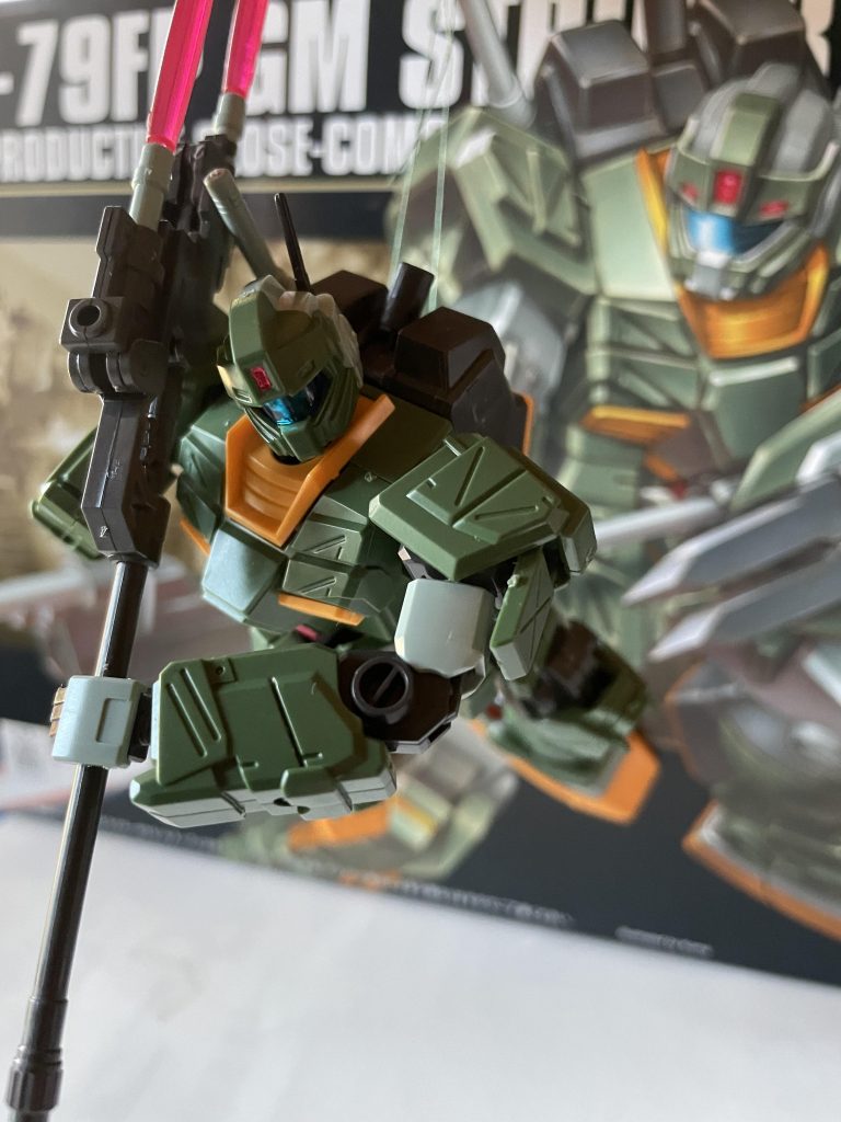 ジムストライカーといえばこれ。ツイン・ビーム・スピアー。ロマンがありますよね。重武装にロマン武器…最高かよ。