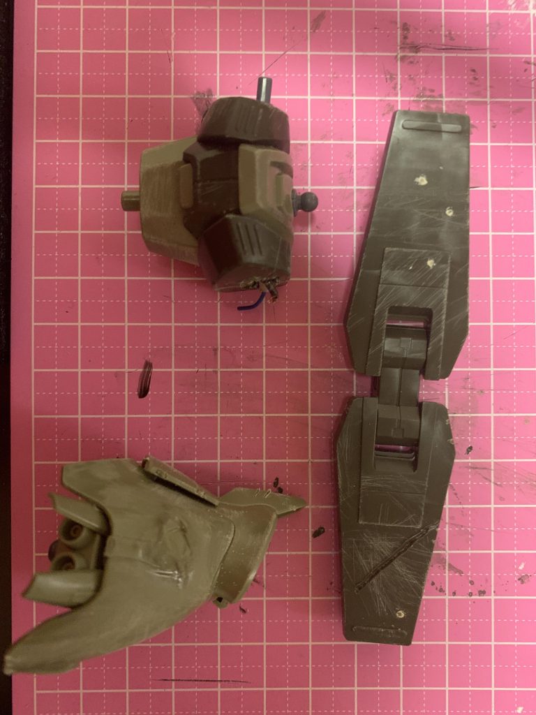 左脚部分は、ローソクの火で凹みを表現しました。