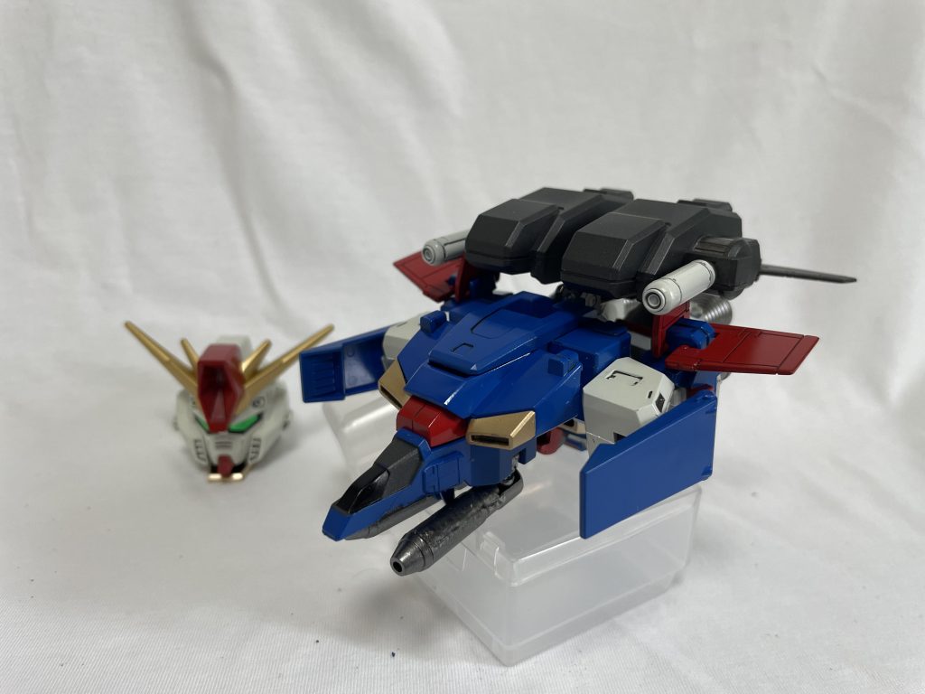 Gフォートレス、重戦闘爆撃機形態。Gアーマーを単体で再現することを目的として開発された、航続距離の長さとMS形態から運用可能な圧倒的火力を誇るそうです。