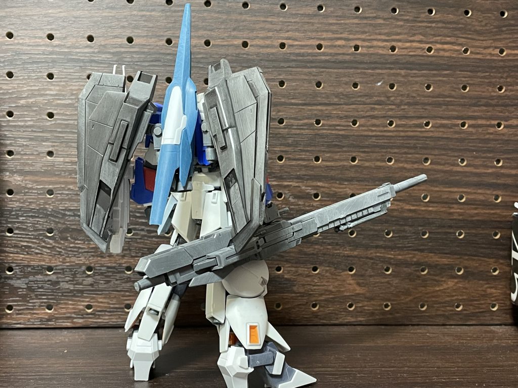 hgucゼータをベースに、リゼル、シルヴァバレト、シルヴァバレトサプレッサー、シルヴァバレトなど使用。フェイスやトサカは、ヘイズル等を使用しました。