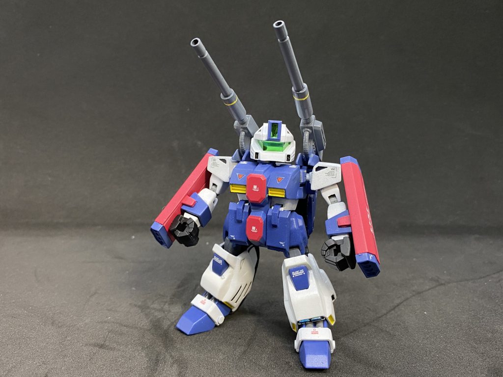 ガンタンクR44のキットを縮めてSD体型にしております。頭は3Dプリンタ製です。