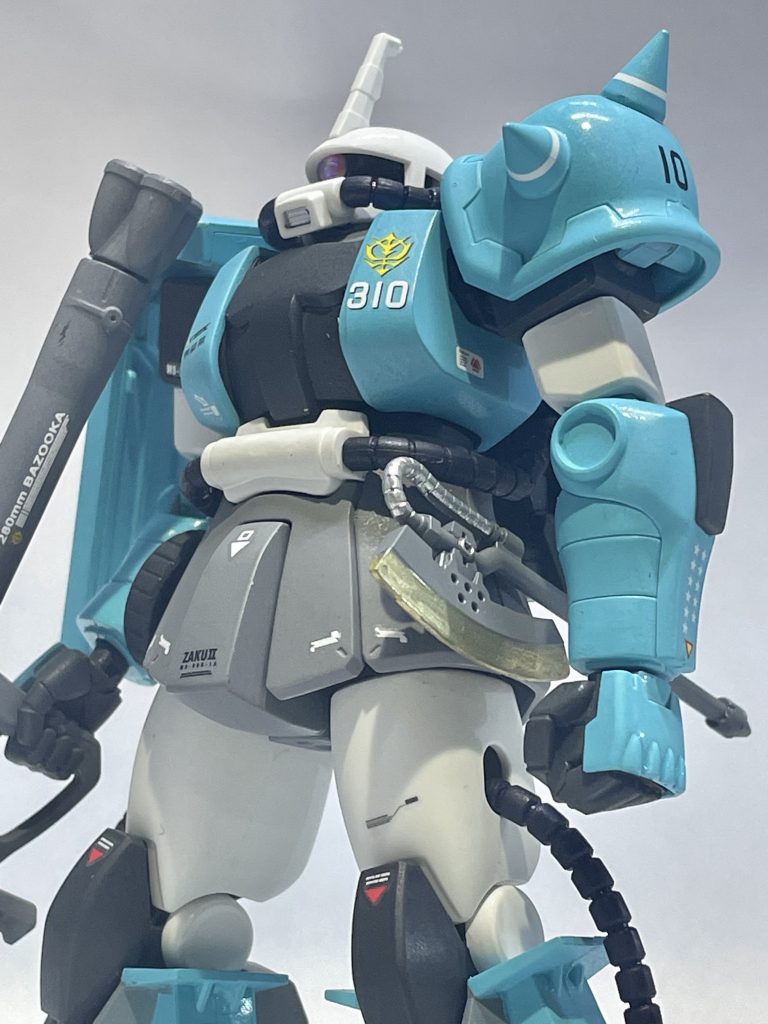 デカールは幸い市販の公式デカールにユーマ専用柄があったので助かりました。