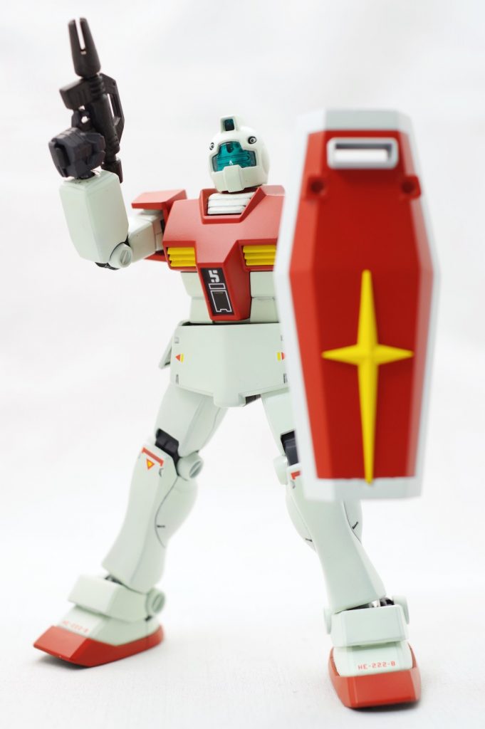 古いキットというのもあってか、ポージングがアレですね。最後までご覧いただきましてありがとうございました。