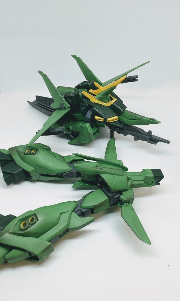 あちこち折れたり壊れたり怖いので最初で最後の分離変形。アタッカーは分かるけどナッターって何？