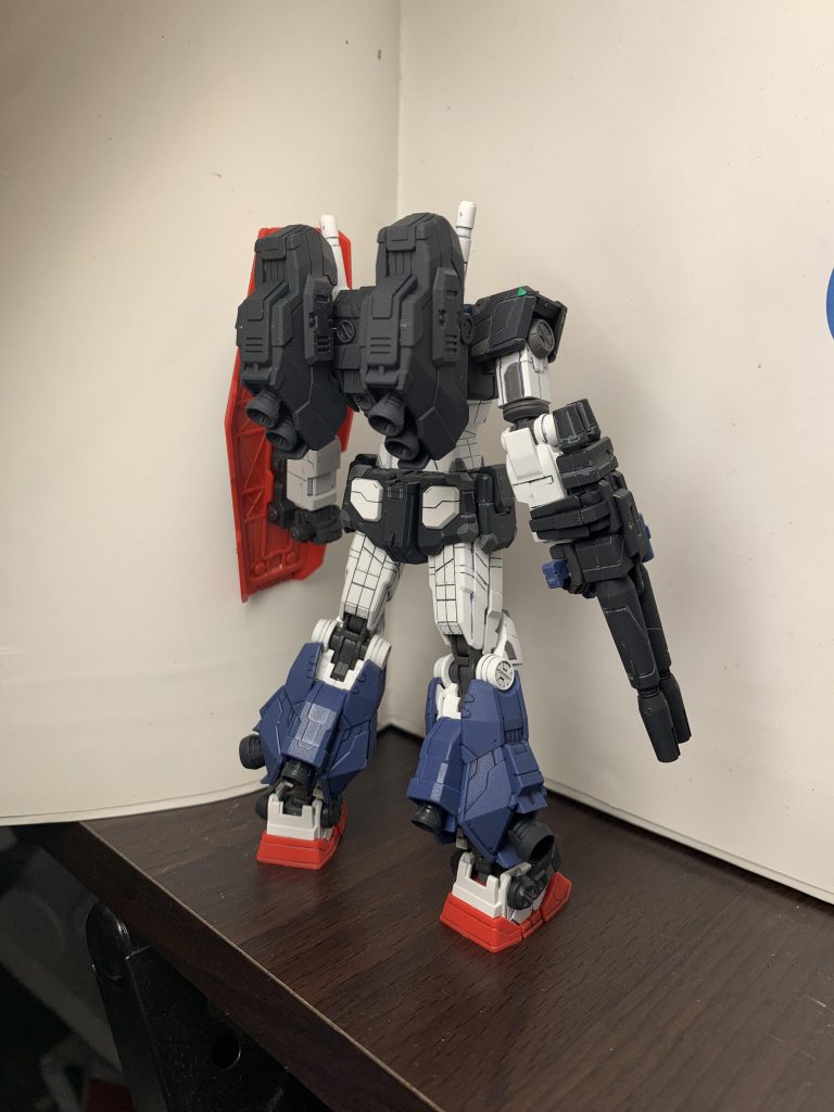 高機動型ガンダム–3枚目/制作者：DYNA