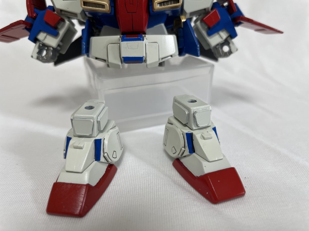 そのままだと短足なのでプラ板とかで7ミリ足を延長してバランス整えました。