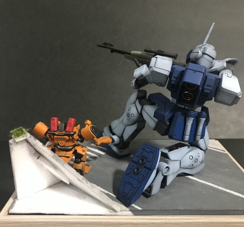 背面。見てはいけない裏側(笑)足裏バーニア塗り分けしてない手抜き感😙