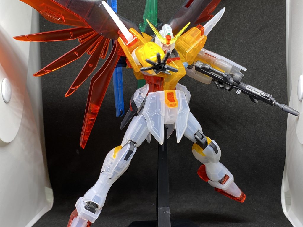 箱絵風作業内容としては・外装パーツは10000番までヤスリ掛け(関節は4000番まで)・アンテナ等のシャープ化・色ごとにトップコートを分けるといったことをしました。