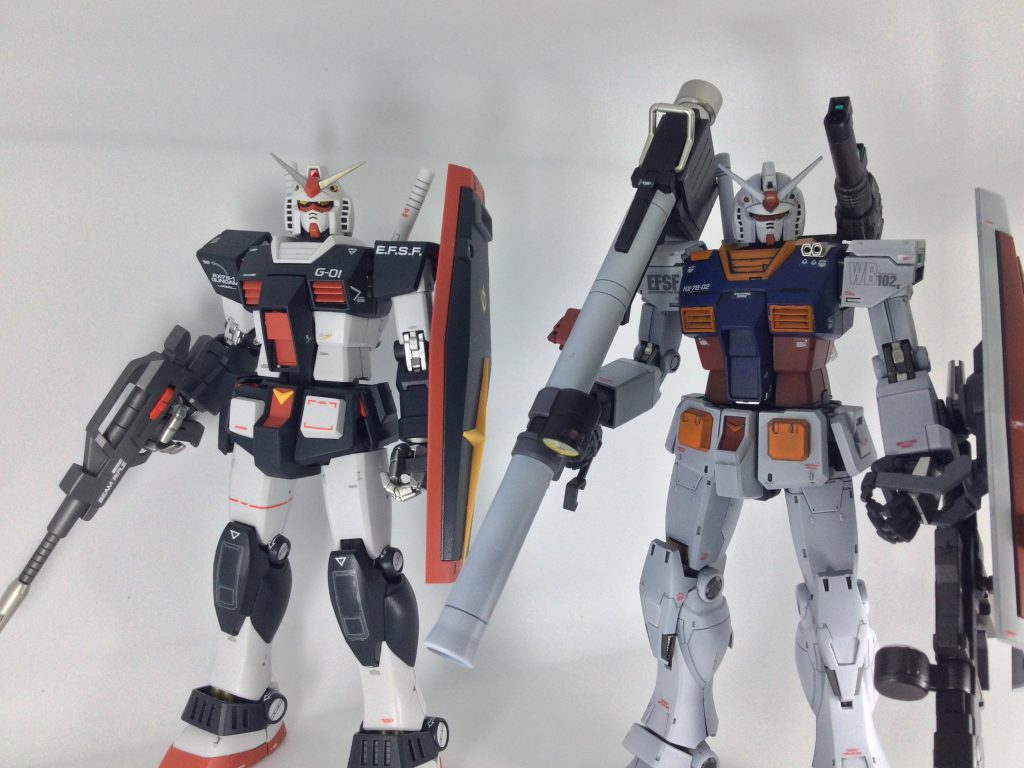 以前、製作した「プロトタイプガンダム」とツーショット‼︎  こうみると白の外装が違うのが一目瞭然ですねw‼︎ 最期までご覧頂きありがとうございました😊