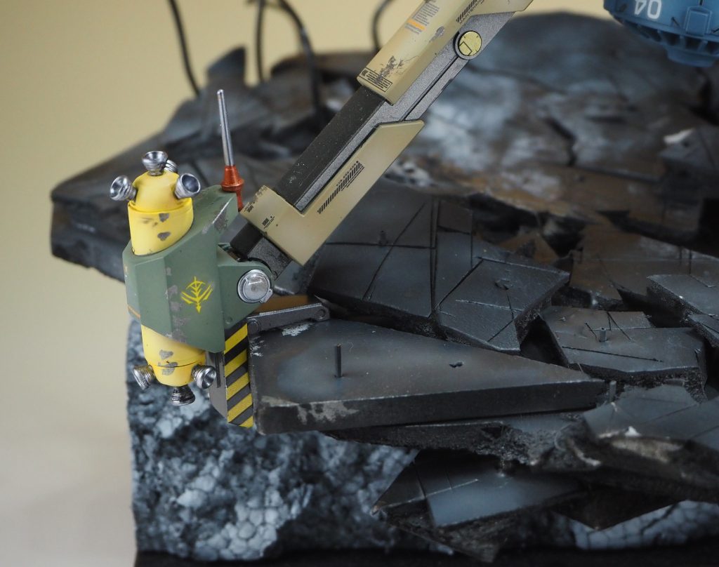 どうしても挟み込みのパーツがある上、モナカ部分も長い!こちらも辛いところですね。