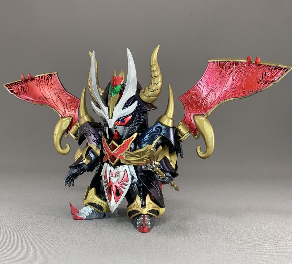 サタンガンダムとブラックドラゴンは目の色が違うので、UVレジンで複製して差し替えます。