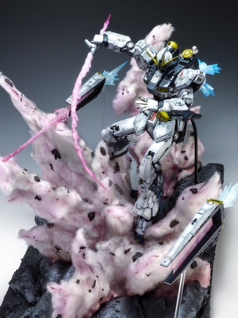 正面から良く見えるよう制作したので他のアングルだと爆発の厚みが寂しいです。