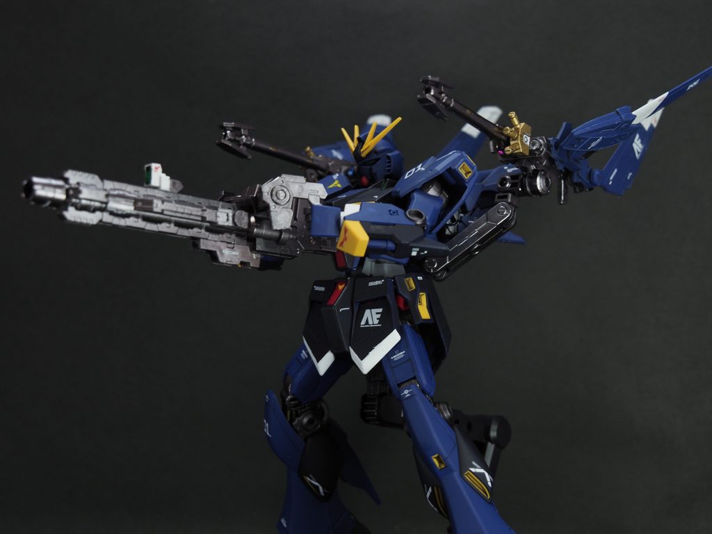 自分はティターンズカラーをよく塗るのでガンダムマーカーアドバンスセットのティターンズブルーだけ消費量がスゴいです。これとSEEDダークブルー、単品販売してくれないかなぁ…