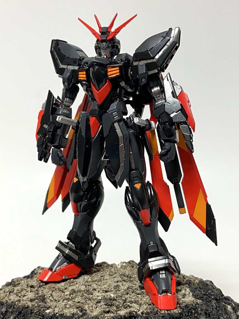 全パーツ組み上がり。黒い目グレーがギラついてますがカラーバランス良い感じ。ここからエナメルのメタリックグレーで墨入れ、マーキング貼り込み。