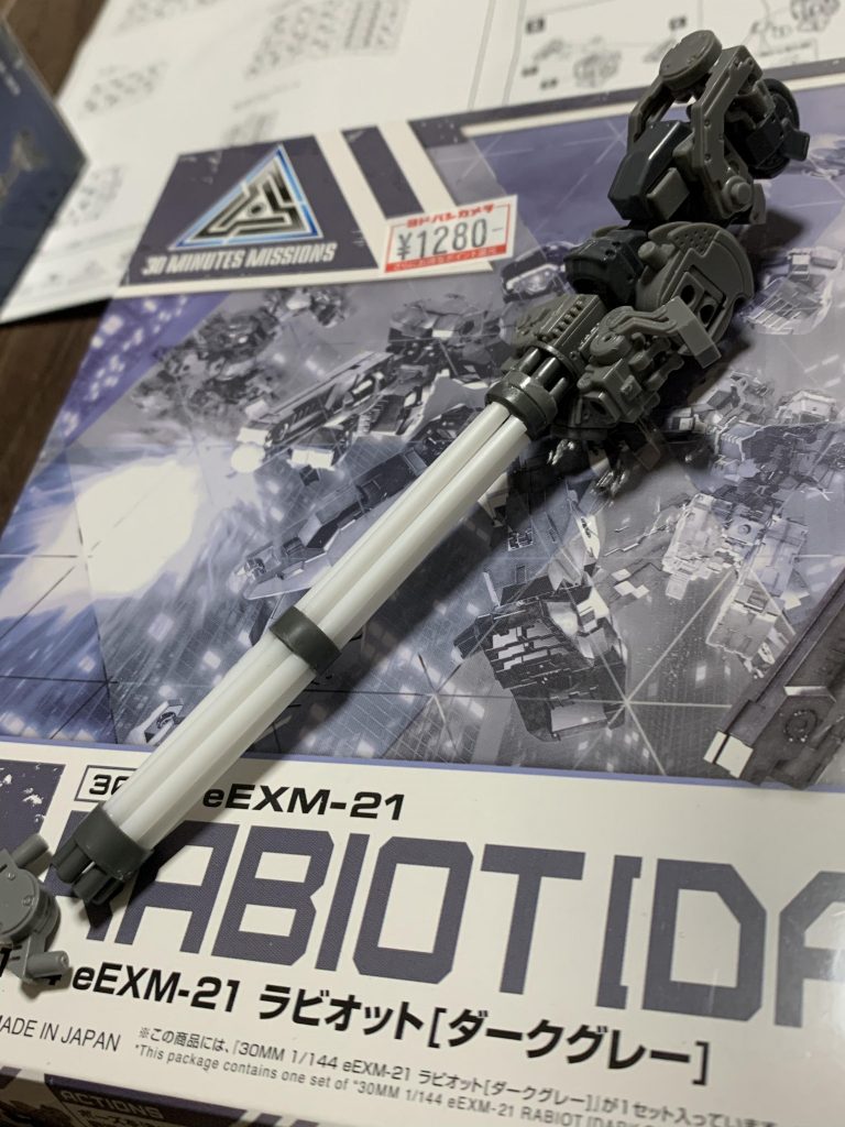 プラパイプ使っての工作は今回初めて挑戦しましたが、まっすぐ作るのって結構難しいですね