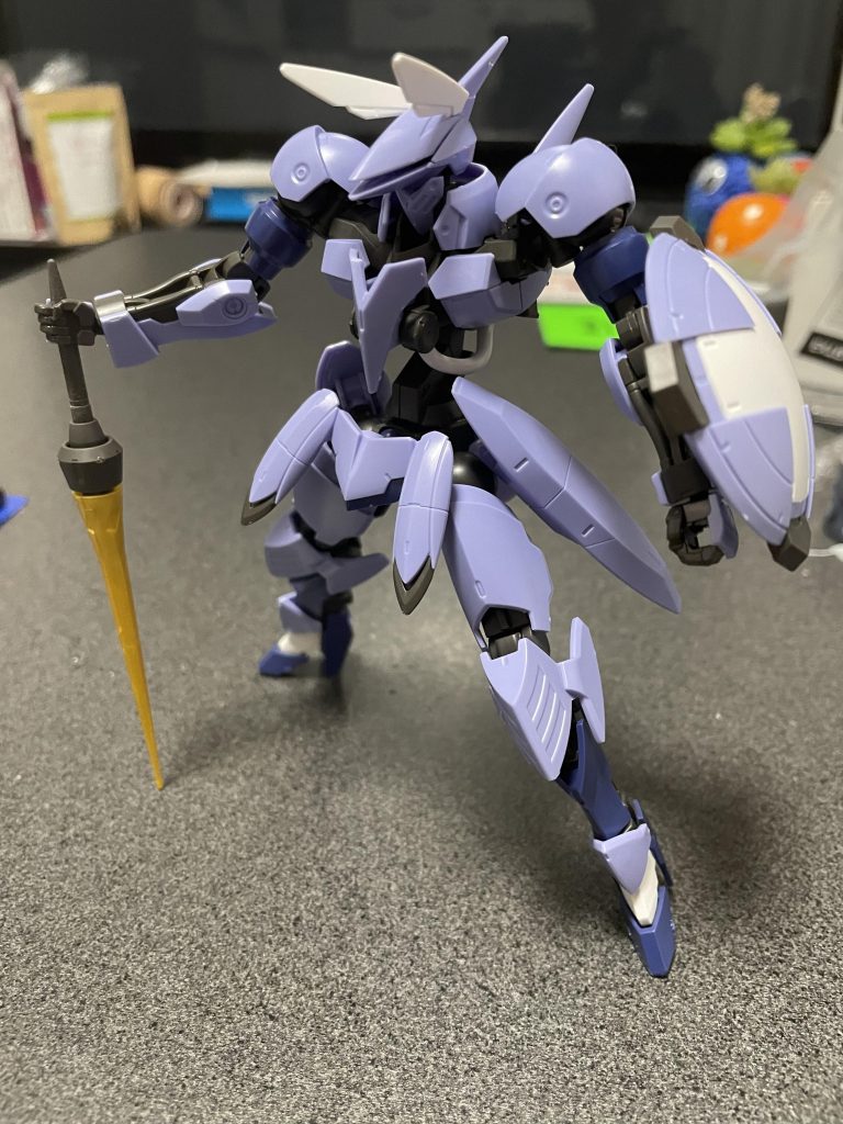 ジークルーネ素組。いやージークルーネ好きなんですよねぇ!この騎士っぽさ、ギャンを現代にリファインしつつ、ヴァルキリーフレームともマッチしたデザイン、大好き😍