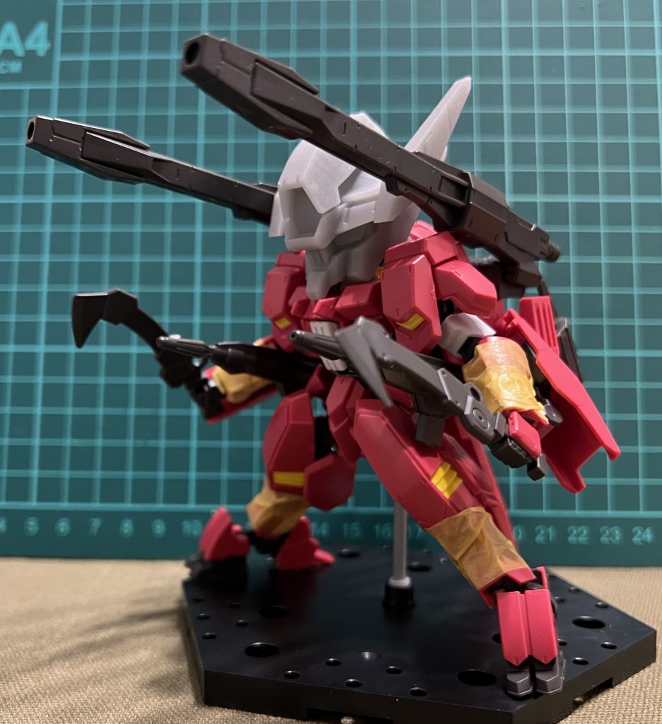 腕も短くしてマステで固定バランスを確認中です