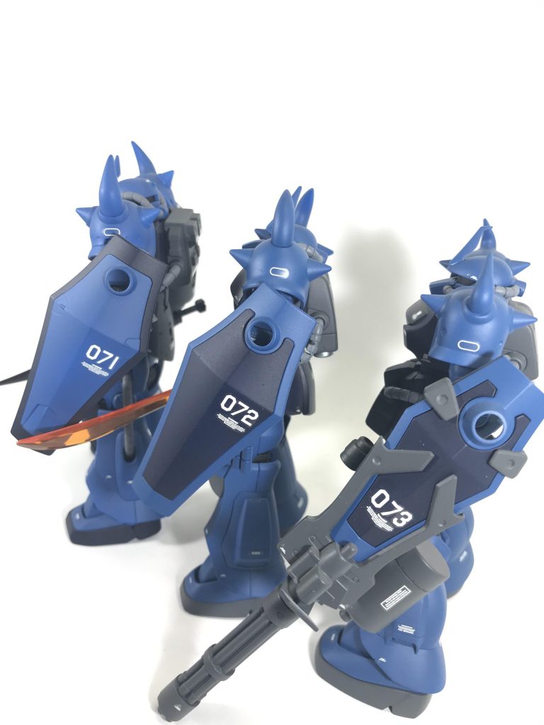 毎度恒例のシールド機体番号並び写真です。