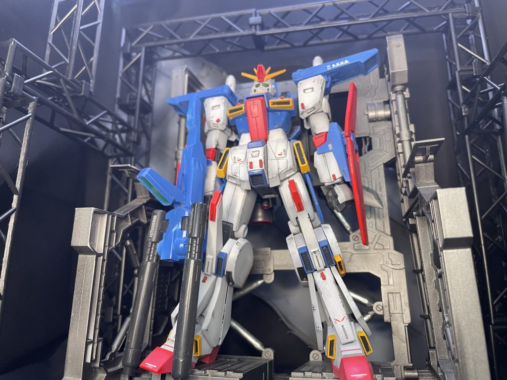 ジオラマは格納庫をイメージ