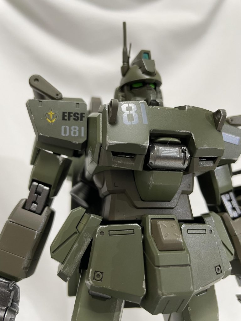 大幅に改修された胸部、メンテナンス性も防弾性も向上してより実戦的になったとの事。胸部バルカンは1ミリの真鍮パイプ入れてあります。