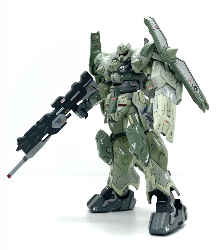 モノアイ部分はオリジナルがジムのような見た目でしたが、取り外してジオン系の一つ目へ改修しました。オリジナルもカッコ良いんですが、この部分は初めから変えようと決めてました。