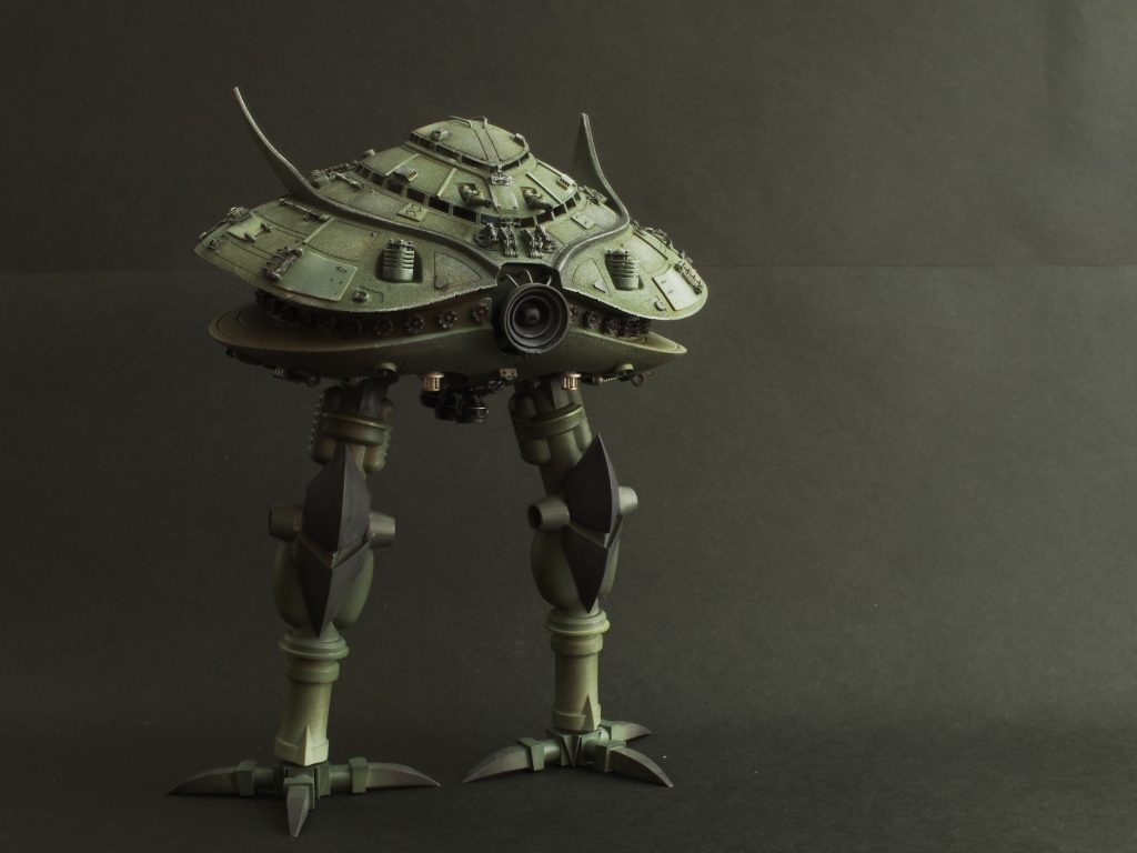 足を若干長くし、凹凸のあるモデリングにしました。