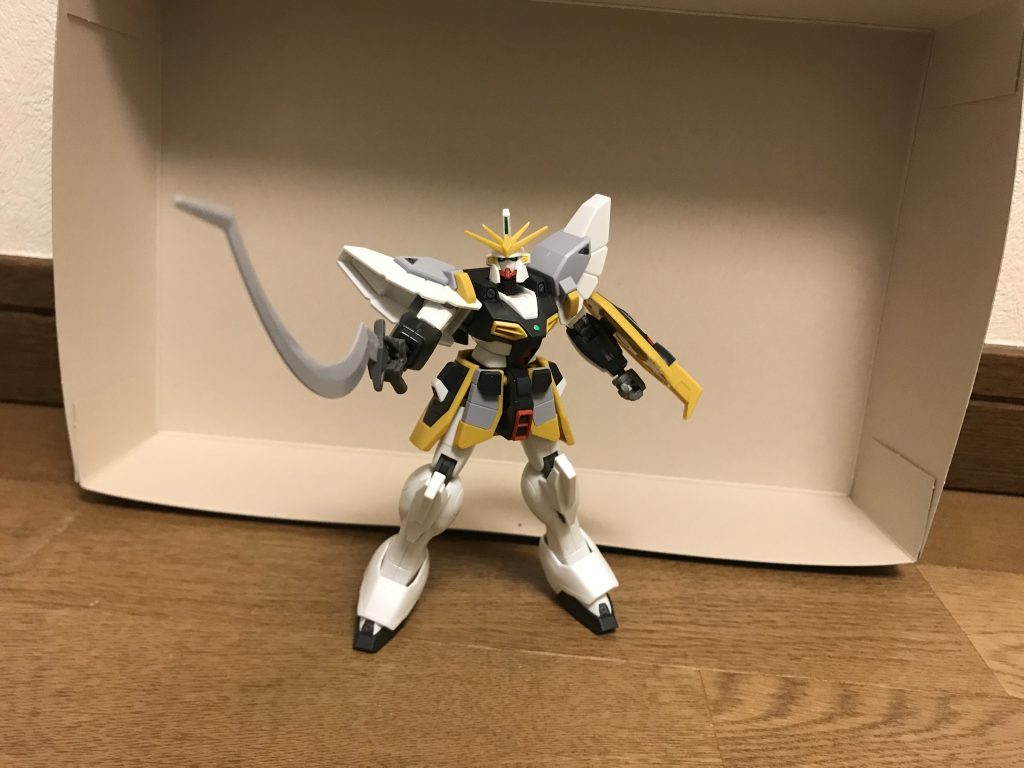 武装ヒートショーテル湾曲した刀身を持つ二振りの大型片手剣。シールド先端には、ヒートナイフを取り付けている。機関砲頭部に2門内蔵されている。ホーミングミサイル肩部に内蔵されたミサイルであり、敵機を自動で追尾するタイプだが、白兵戦重視の本機の火力不足を補う為の装備であり、必要性は非常に薄い。