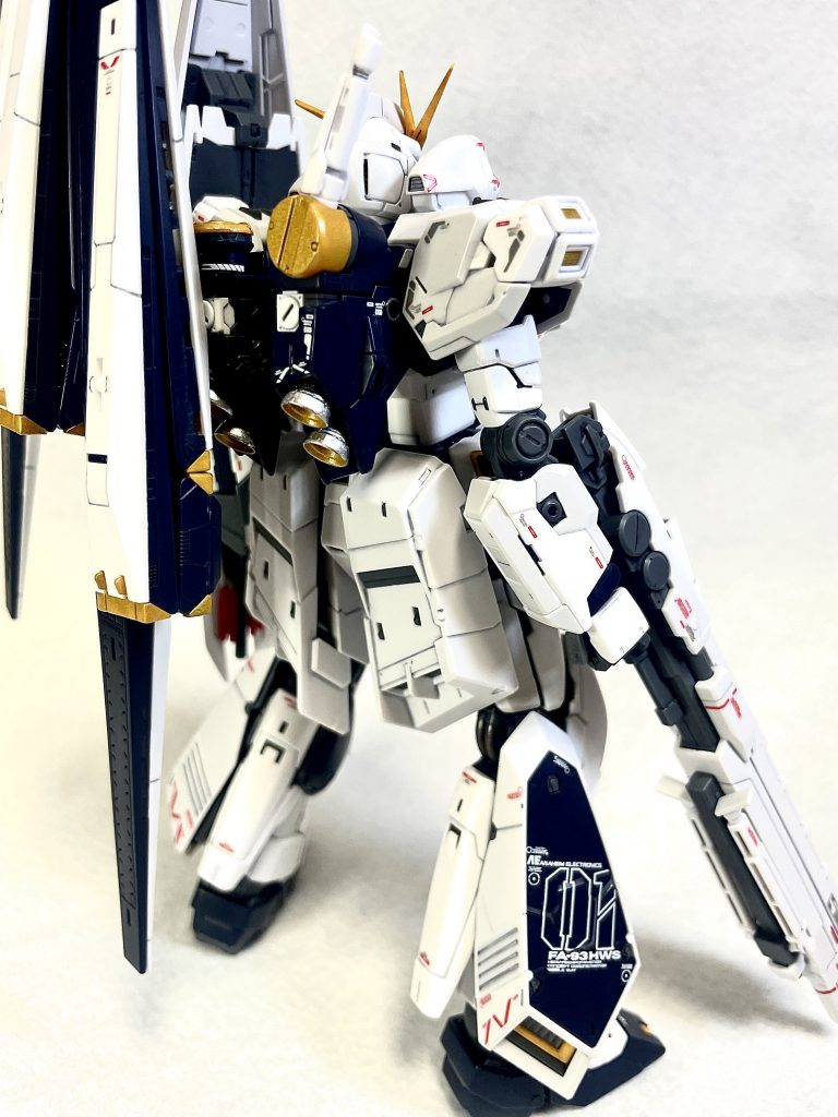 後ろ姿はこざっぱり。