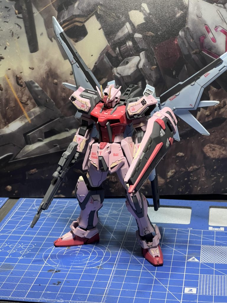 大まかな部分をアクリジョンのエアブラシ塗装。部分塗装を水性ホビーカラーで筆塗りです。