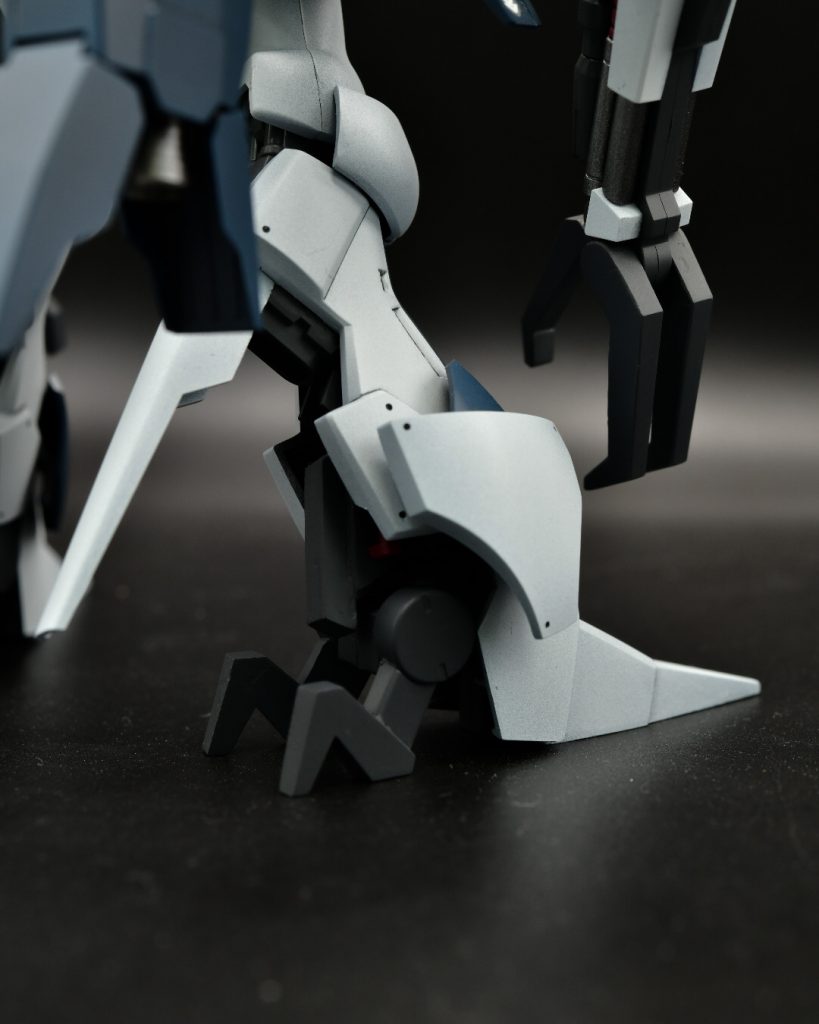 爪や踵などの肉抜き穴は頑張って埋めました。