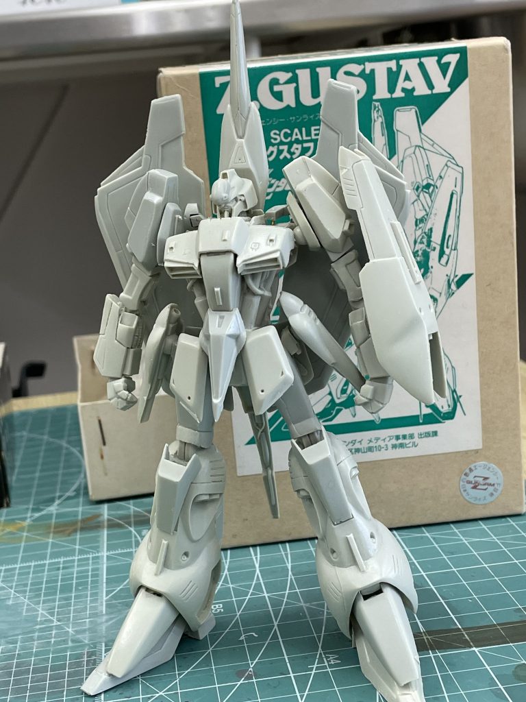 参考にした、ゼータグスタフのガレージキットです。