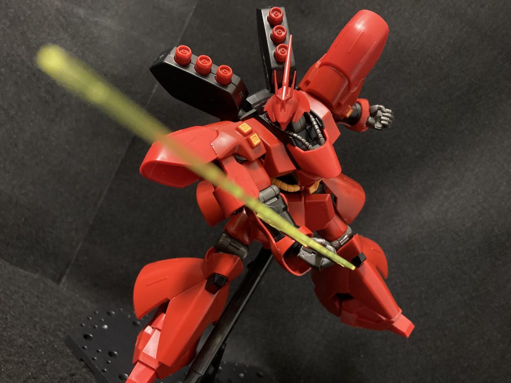 大迫力のポージングが可能です!!ということで以上となります!サザビー…一目でかっこいいと分かるこの機体!RGも出ていますがどちらも違った良さがあるのでぜひ!見かけたらどうでしょうか!では!この辺でー!ご観覧頂きありがとうございましたー!!