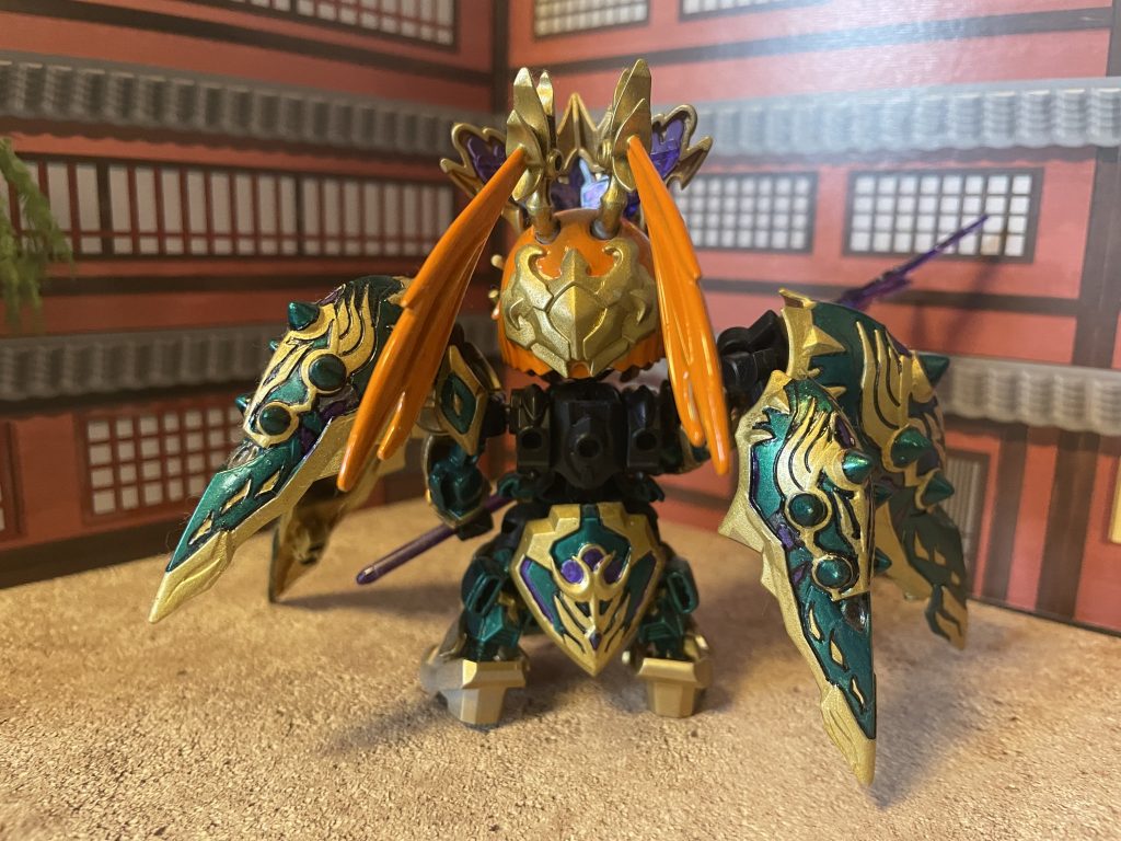 バックショット。スカートがブドウアームズっぽいなあ…と。