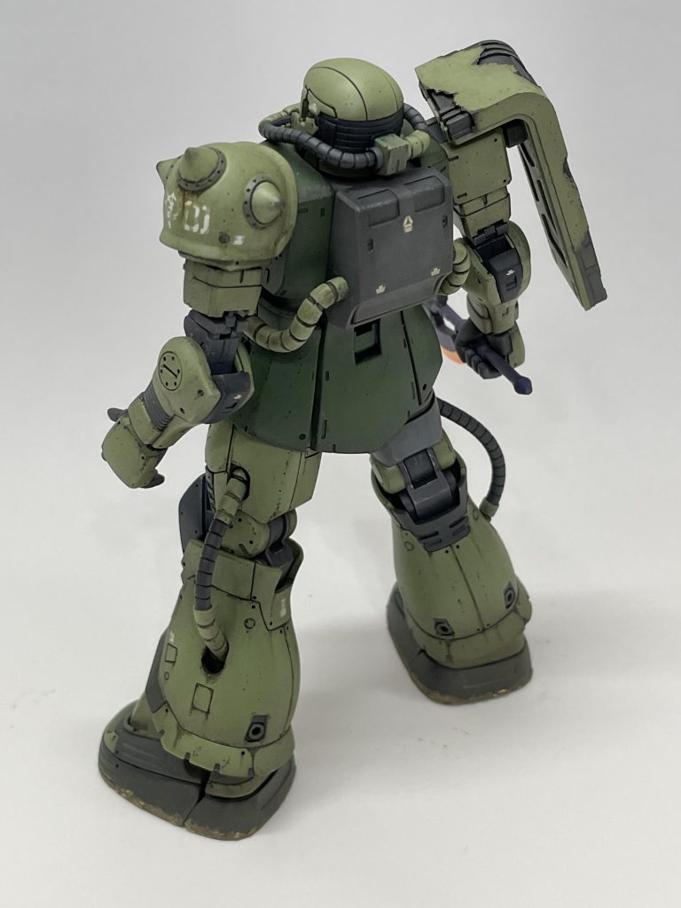 汚し塗装はかなり大変でした。塗装ハゲ、サビと雨垂れ、足回りの土ぼこりの汚れ、ソールの土に加え、全体にウェザリングを何層かかけました。