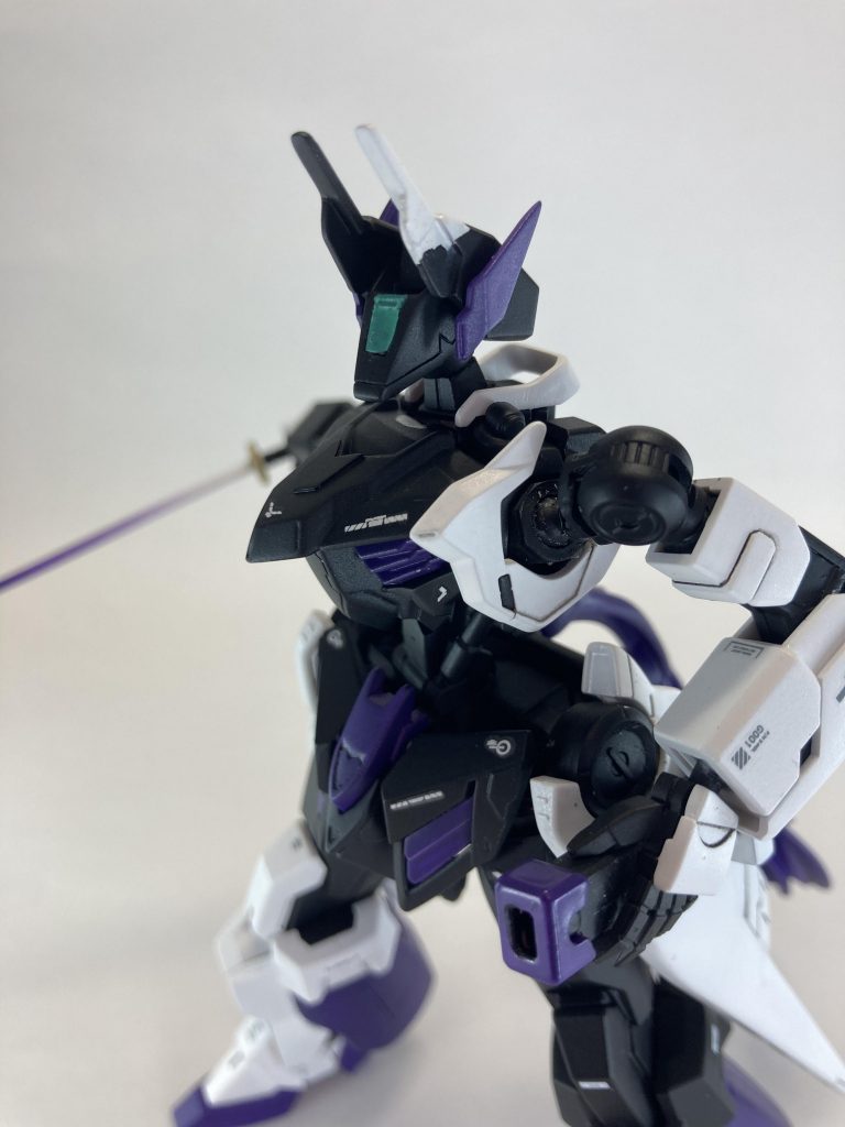 牙のような筋彫りを入れてそれっぽくしてみました。お耳専用の穴がある笠が一番工夫しました！