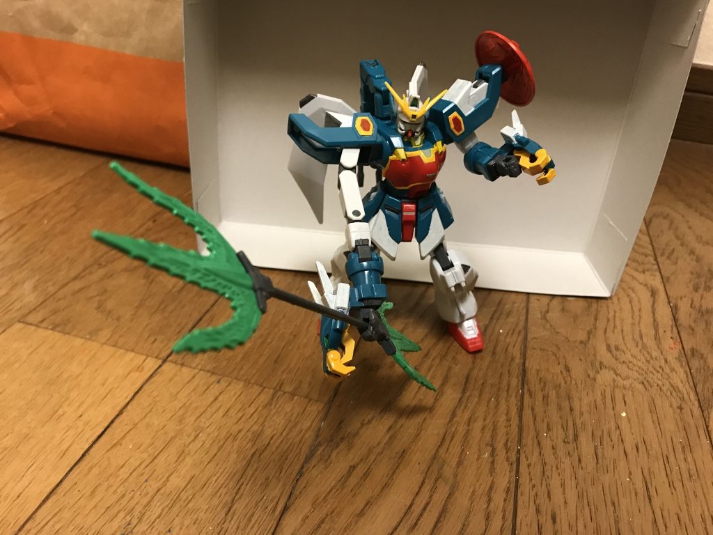 本機では、ツインビームトライデントと運動性の高さを生かした白兵戦と、ドラゴンハングを生かした近中距離の攻防戦を得意とする。