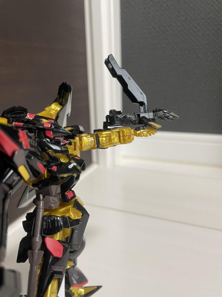 横から材料はバルバトスルプスレクス大さじ3ストライクフリーダム大さじ1パテ大さじニブンノイチって感じ二つ作ってあるので不可能なんてないさ(テキトー)