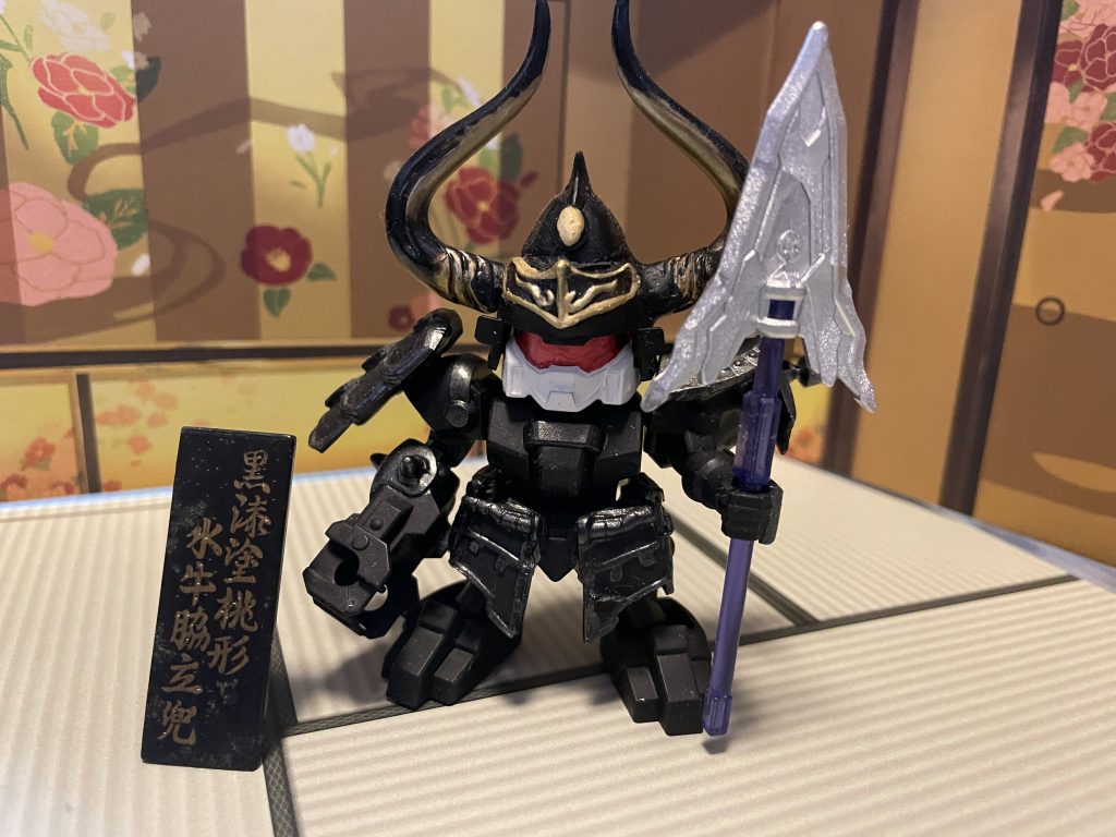 黒漆塗桃形水牛脇立。剛腕のイメージと大槍かなと。