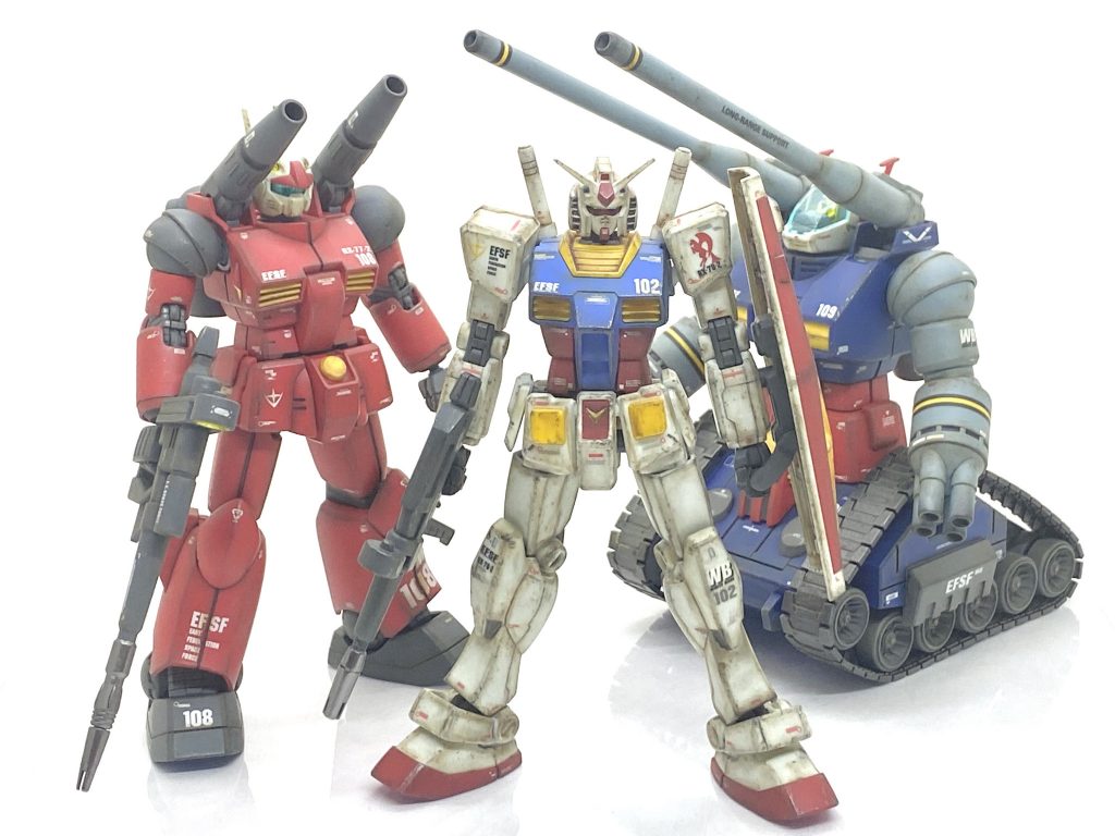 同じくお気楽汚しを施しましたガンダム、ガンタンクのV作戦関連の機体と。デカールと汚しのおかげで統一感はあり、哀・戦士を感じてくれると嬉しいです(笑)。