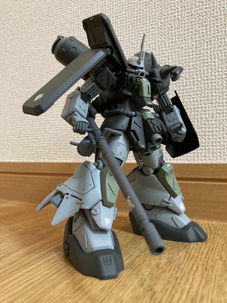 ザクⅢ系、気付けば3体目、相変わらずの合わせ目消しの苦行。しかも、綺麗に消えず…。そろそろ、撮影ブースをなんとかしないとなぁ…。ご覧いただきありがとうございました。