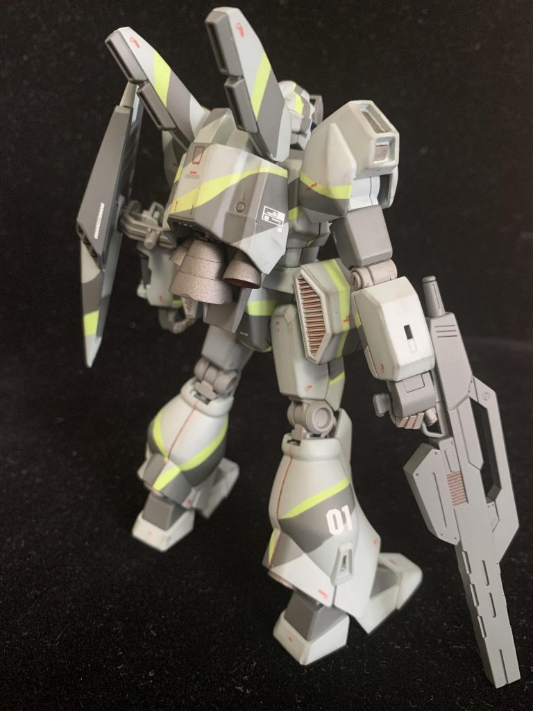 塗り分けは、大まかな部分はマスキングでのエアブラシ塗装、細かい部分は手塗りでやってます。