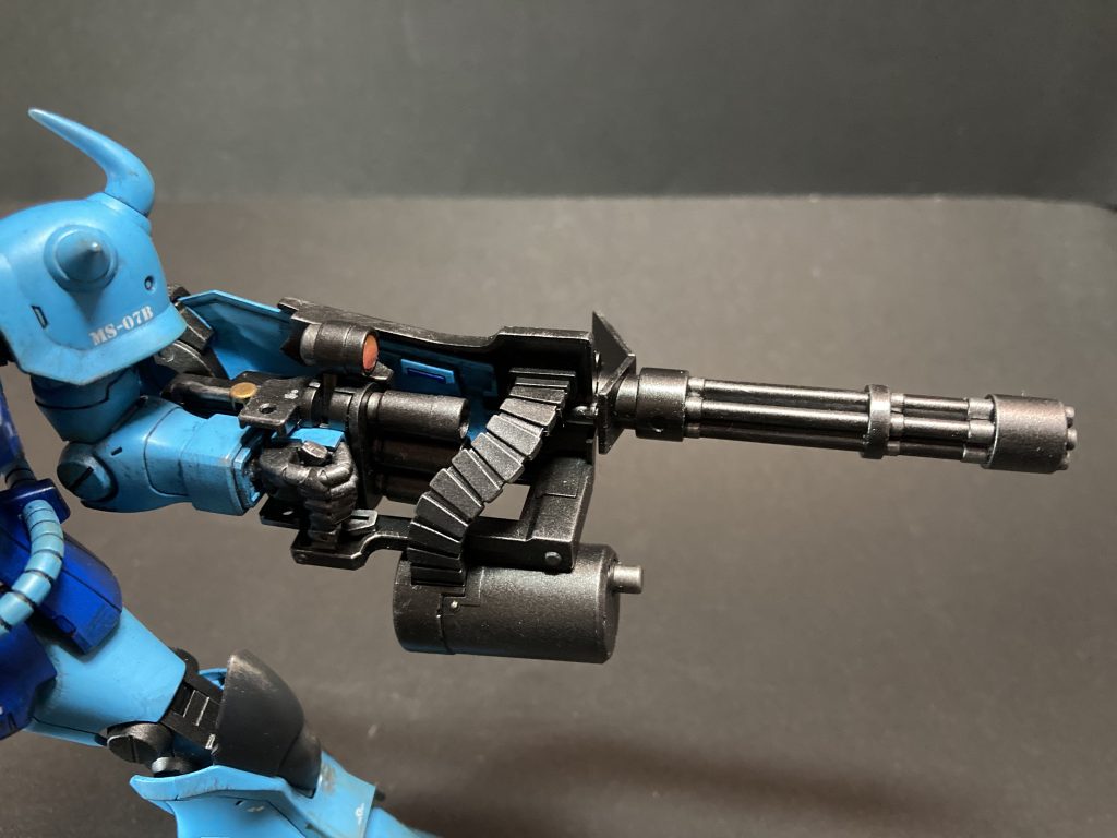 本当はもっと塗り分けしたかったのですが、ネタが無いためここまでしか出来ませんでした。以前は武器作りのモチベーション保つのが大変だったんですが、最近はかなり楽しく塗れてます。