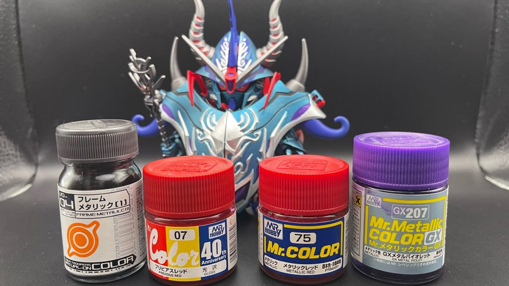 ツノやアンテナ、杖などはフレームメタリック1赤は、プリビアスレッドとメタリックレッド紫部にはGXメタルバイオレットを使用しています。