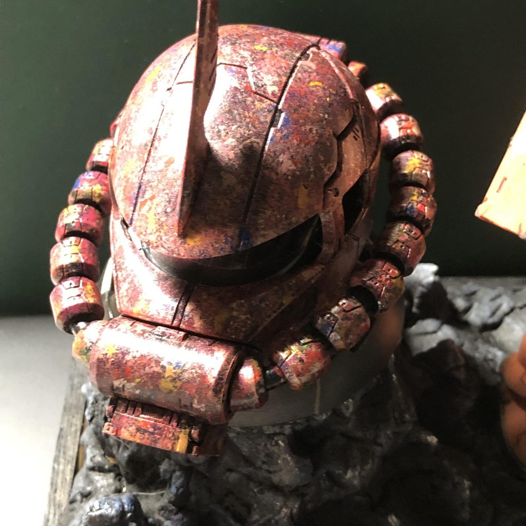 明るい場所で見るとこんな感じです。所々に原色が残ることを意識し、全体の色味を纏めてみました。