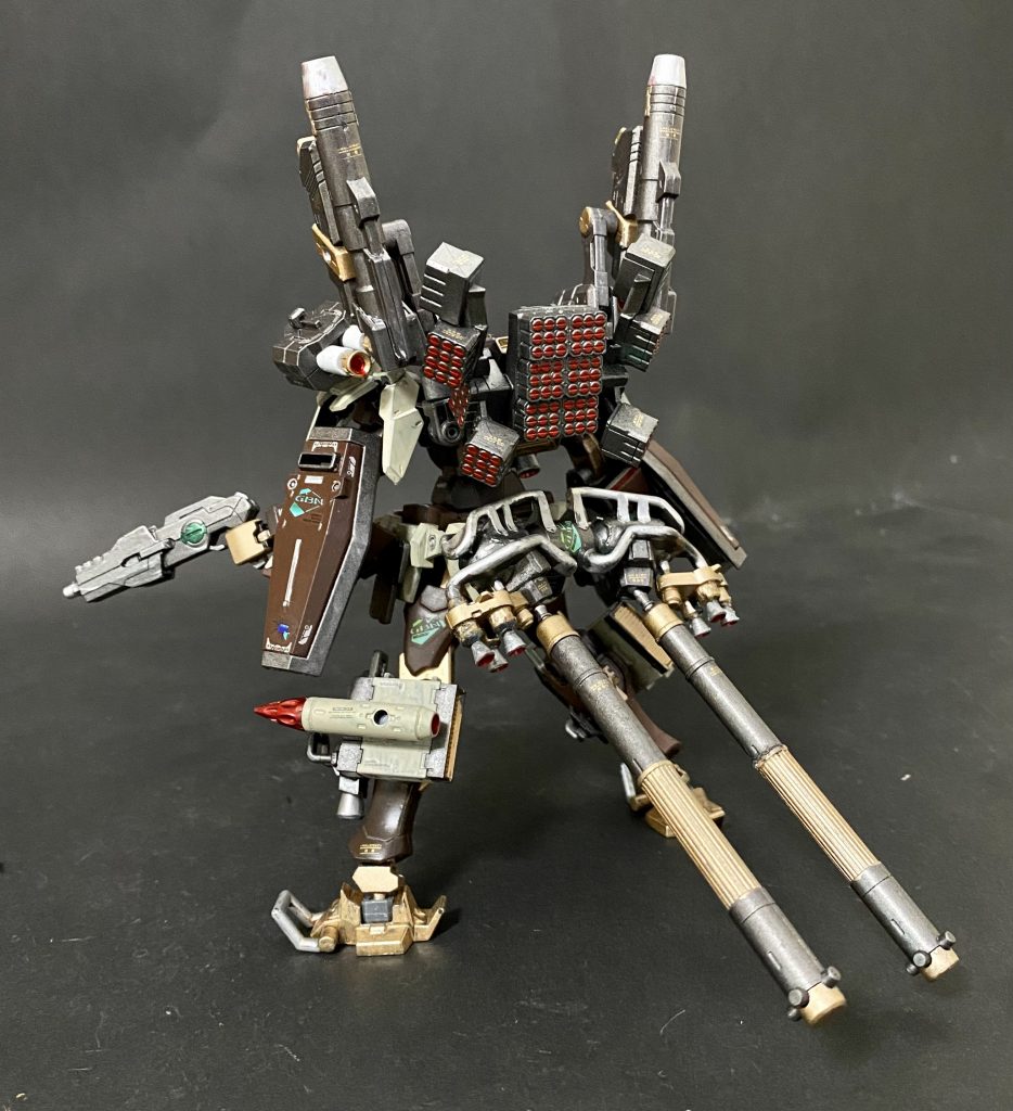 ビルダーパーツのプロペラントタンクも付けました。